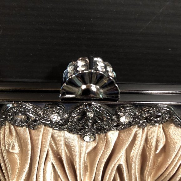 Near new. Gabee retro style clutch. - Picture 4 of 6